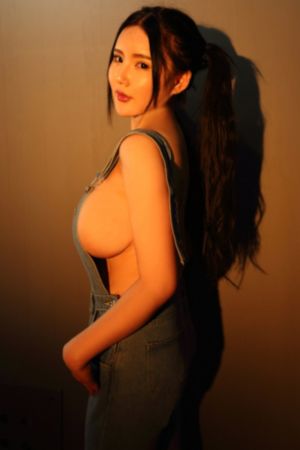 又粗又长床战武林美妇_4K在线观看视频