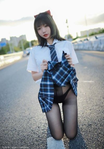 小鸡伸进现看_4K完整版观看